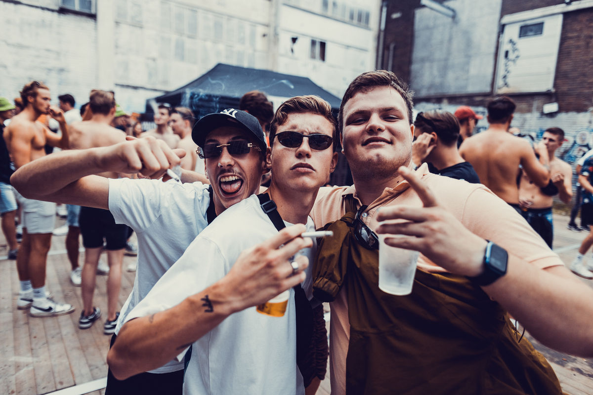 Loading... just a sec